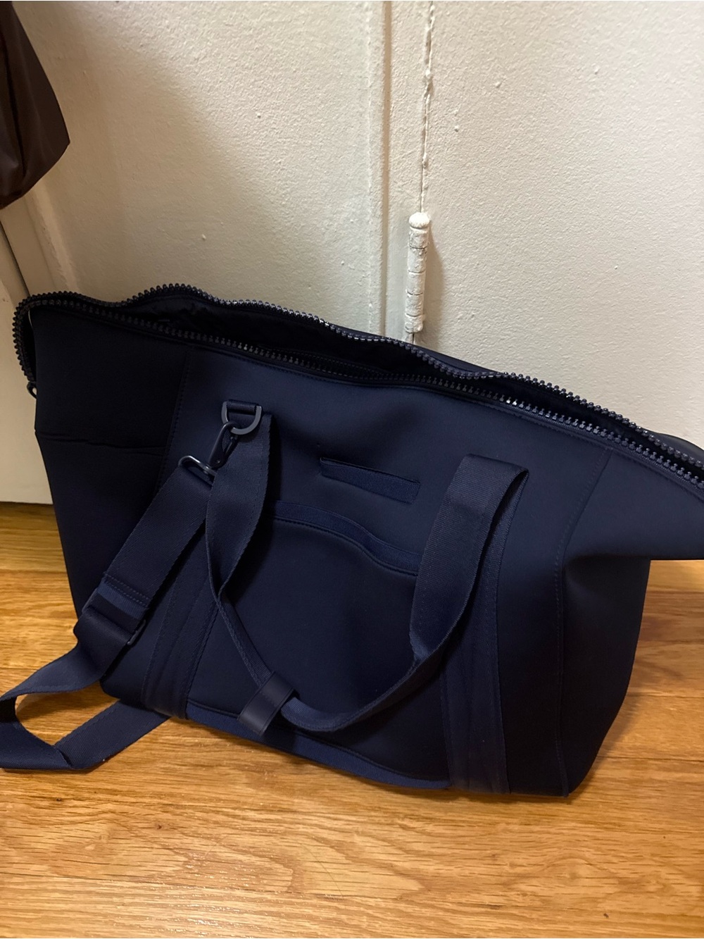 Dagne Dover Landon Large Neoprene Carryall Bag - Navy